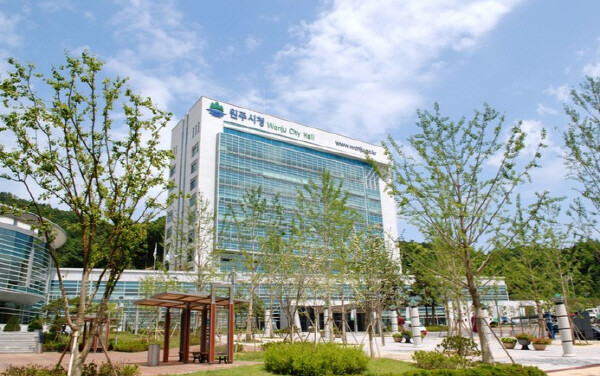 원주시, 명절인사 불법 현수막 319...