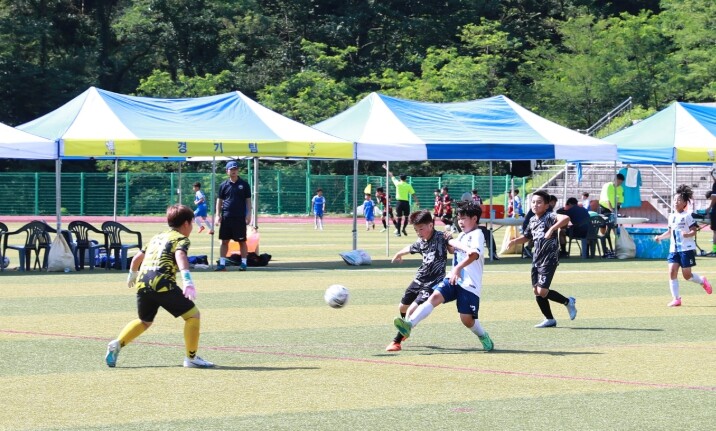 울진군에 전국 유소년 축구 꿈나무 모...